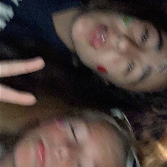 Meet your Posher, Daniella - Picture 1 of 1